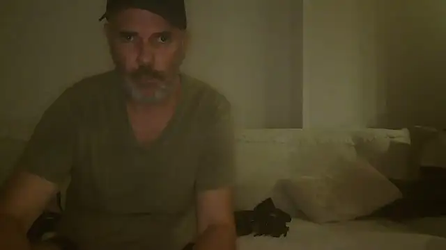 Snapshot of Young_Arab_and_Gay_Daddy chatting on October 13, 2025, 5:14 pm Young Arab and Gay Daddy online show from October 13, 2025, 5:14 pm