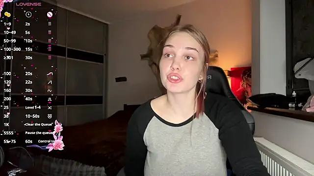 EvaCarter1 online show from November 30, 2025, 1:56 pm