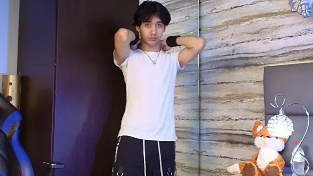 Snapshot of Lovers_21 chatting on March 22, 2026, 4:16 am Lovers 21 online show from March 22, 2026, 4:16 am