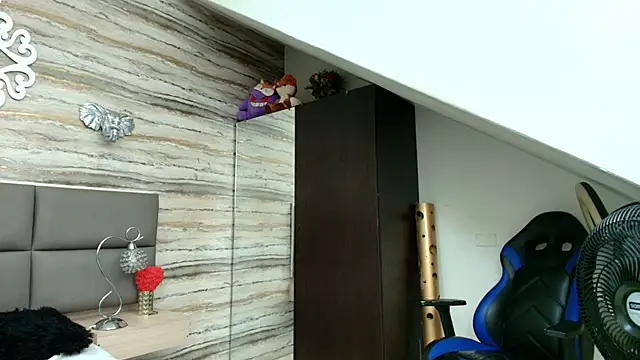 Snapshot of Lovers_21 chatting on March 30, 2026, 3:52 am Lovers 21 online show from March 30, 2026, 3:52 am