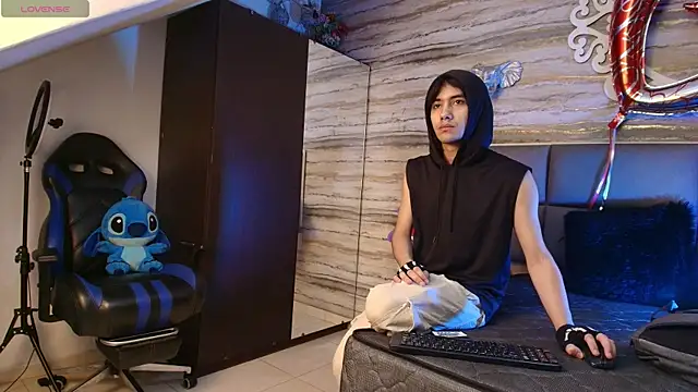 Lovers 21 online show from February 19, 2026, 4:09 am