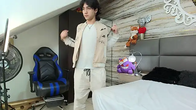 Snapshot of Lovers_21 chatting on April 7, 2026, 4:03 am Lovers 21 online show from April 7, 2026, 4:03 am