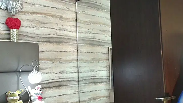 Snapshot of Lovers_21 chatting on April 10, 2026, 3:57 am Lovers 21 online show from April 10, 2026, 3:57 am