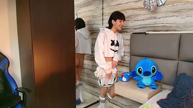 Lovers 21 online show from December 5, 2025, 3:27 am