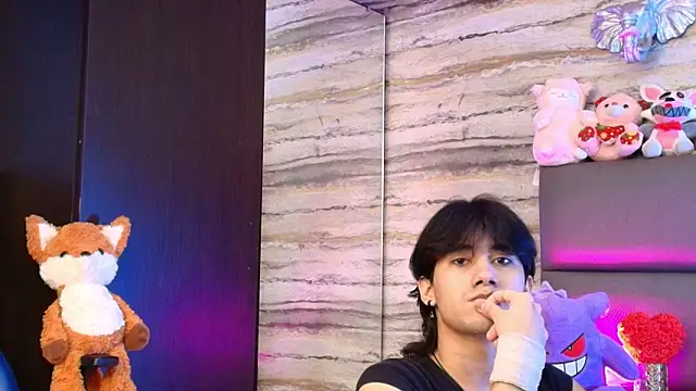 Snapshot of Lovers_21 chatting on March 13, 2026, 3:44 am Lovers 21 online show from March 13, 2026, 3:44 am