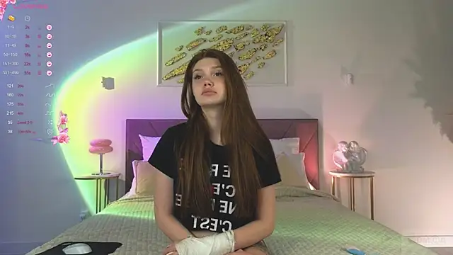 Nicole Broown  online show from October 21, 2025, 9:47 pm