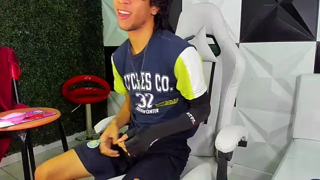 Snapshot of xion_ez chatting on March 3, 2026, 8:05 pm xion ez online show from March 3, 2026, 8:05 pm