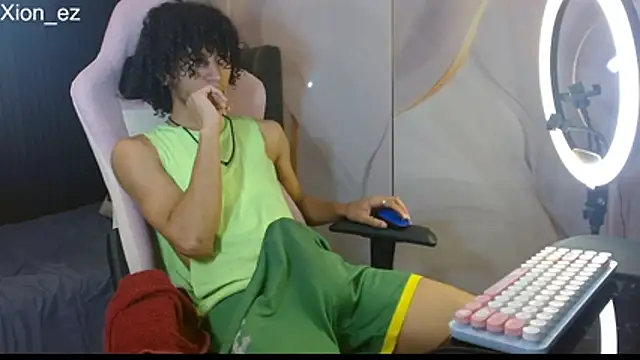 Snapshot of xion_ez chatting on July 27, 2026, 9:33 pm xion ez online show from July 27, 2026, 9:33 pm