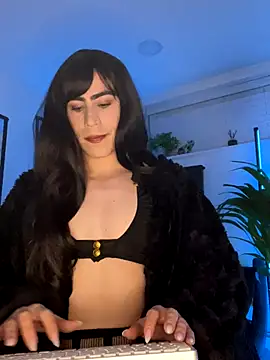 emilycolte online show from November 29, 2025, 2:12 am