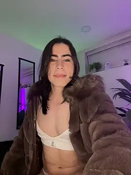 emilycolte online show from November 8, 2025, 3:32 am