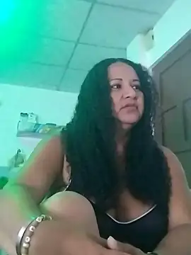 MEYBELLATINA online show from March 5, 2026, 9:22 pm