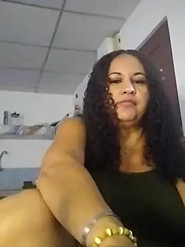 MEYBELLATINA online show from February 7, 2026, 11:02 pm