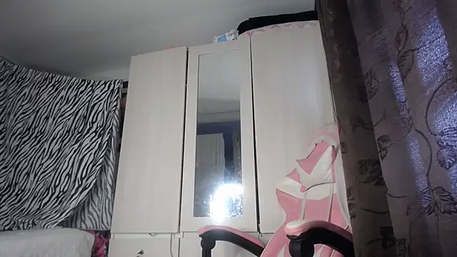 Nahomyyy online show from March 26, 2026, 9:02 pm