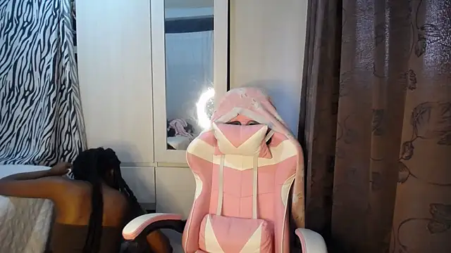 Nahomyyy online show from March 21, 2026, 11:25 am