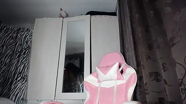 Nahomyyy online show from March 31, 2026, 11:01 am