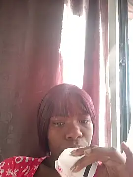 Nahomyyy online show from October 28, 2025, 12:15 pm