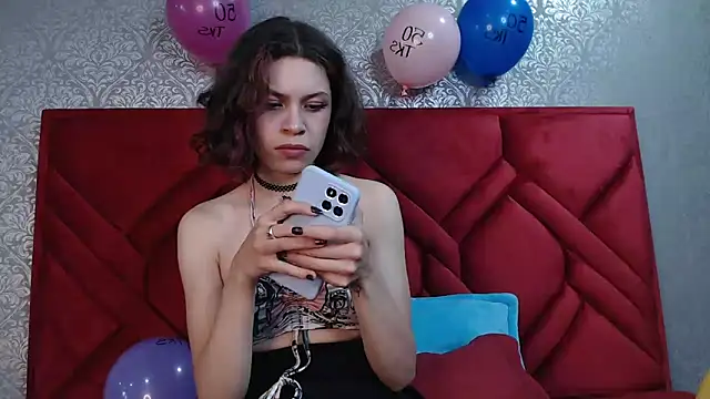 sophie blaake online show from November 21, 2025, 3:16 am