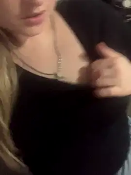 Snapshot of BuzzBunni69 chatting on October 2, 2025, 1:25 pm BuzzBunni69 online show from October 2, 2025, 1:25 pm