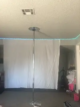 Snapshot of BuzzBunni69 chatting on October 6, 2025, 3:57 pm BuzzBunni69 online show from October 6, 2025, 3:57 pm