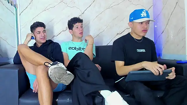 Stiben boy online show from November 30, 2025, 4:02 am