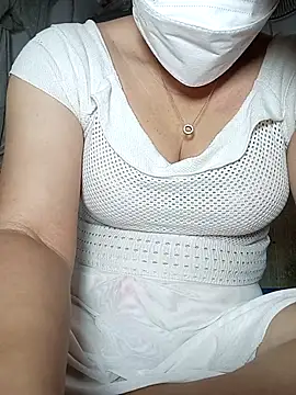 TiffinyLaz online show from November 8, 2025, 3:21 am