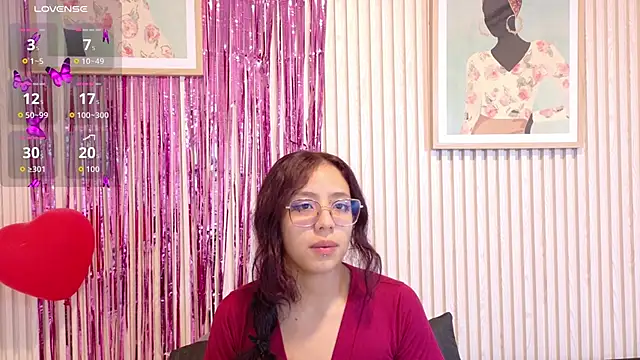 Snapshot of Abrilmirren chatting on February 17, 2026, 11:07 am Abrilmirren online show from February 17, 2026, 11:07 am