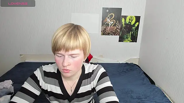 Cattie w  online show from November 22, 2025, 1:15 am