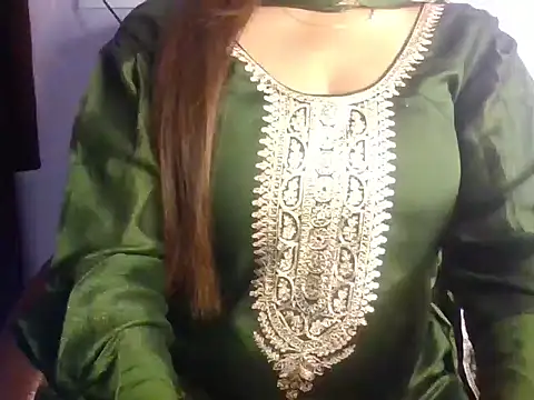 LOVELY SUKOON online show from October 21, 2025, 10:03 am