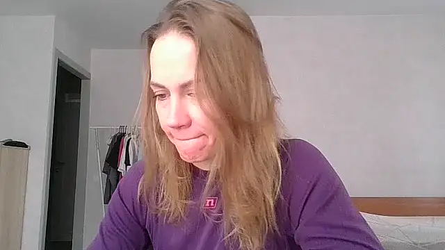 Snapshot of Thavione chatting on February 6, 2026, 11:50 am Thavione online show from February 6, 2026, 11:50 am