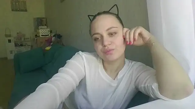 Snapshot of Cynoraye chatting on February 5, 2026, 10:00 am Cynoraye online show from February 5, 2026, 10:00 am