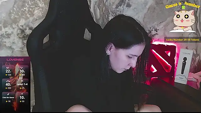 Irwi Tomboy online show from March 12, 2026, 8:24 pm