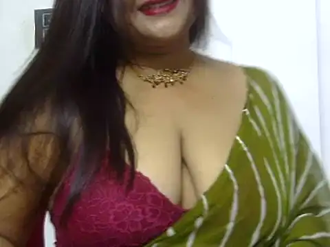 aarohee9 online show from June 24, 2026, 6:28 pm