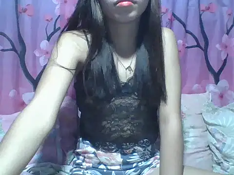 Snapshot of SweetPussie18x chatting on March 4, 2026, 12:18 am SweetPussie18x online show from March 4, 2026, 12:18 am