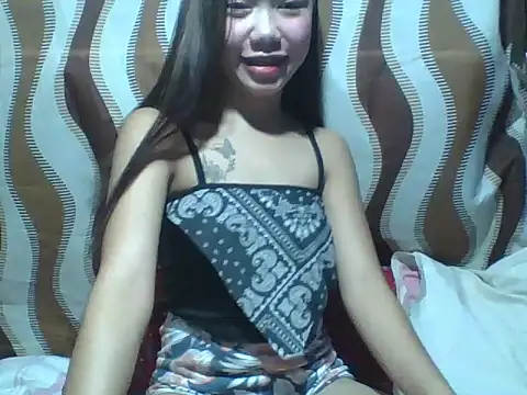 Snapshot of SweetPussie18x chatting on March 23, 2026, 3:17 am SweetPussie18x online show from March 23, 2026, 3:17 am