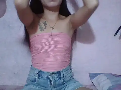 SweetPussie18x online show from June 26, 2026, 2:28 am