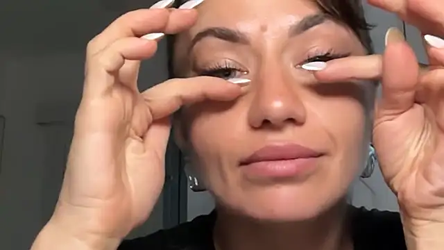 Snapshot of Roriann chatting on February 18, 2026, 10:55 am Roriann online show from February 18, 2026, 10:55 am