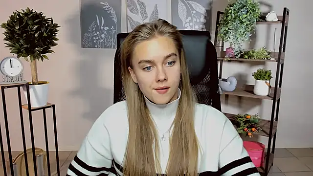 JuneWoods online show from October 11, 2025, 11:00 am