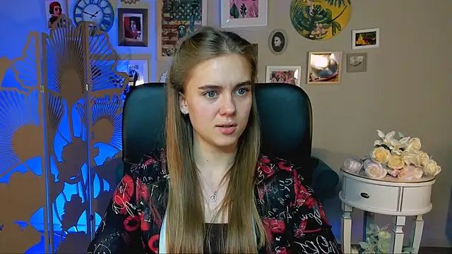 JuneWoods online show from November 25, 2025, 5:19 am