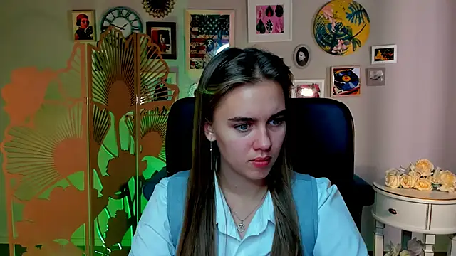 JuneWoods online show from October 13, 2025, 6:26 am