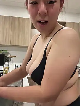 Snapshot of blueburrypie chatting on February 12, 2026, 12:49 pm blueburrypie online show from February 12, 2026, 12:49 pm