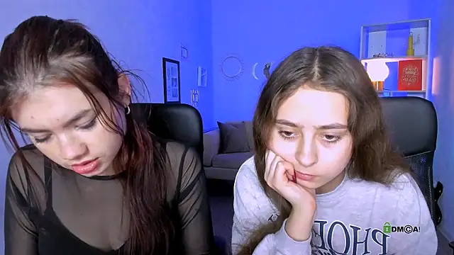 rebecca smile online show from November 24, 2025, 1:33 pm