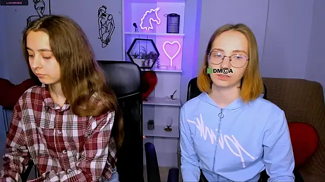 rebecca smile online show from December 22, 2025, 1:22 pm