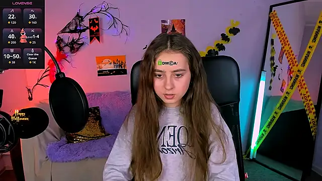 rebecca smile online show from November 3, 2025, 1:26 pm