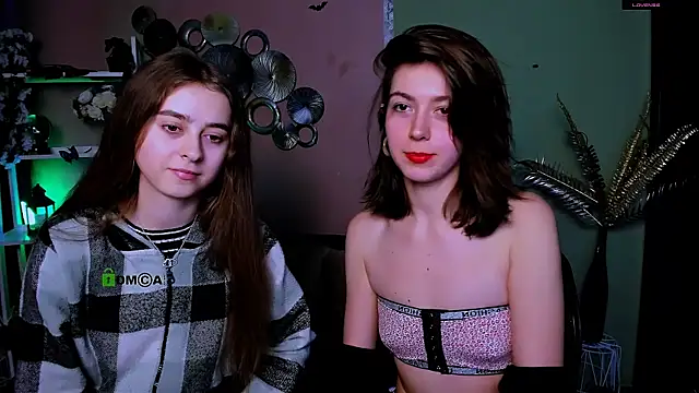 rebecca smile online show from December 16, 2025, 1:26 pm