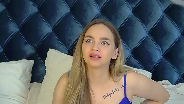 AnitaVenture online show from November 1, 2025, 4:08 am