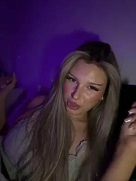 blondeeee online show from February 7, 2026, 6:16 pm