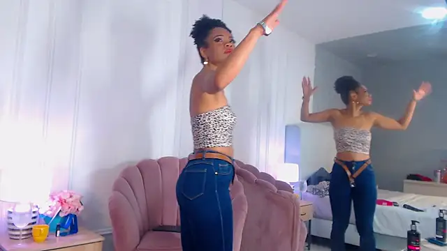 ChantalGarner online show from April 15, 2026, 1:37 pm