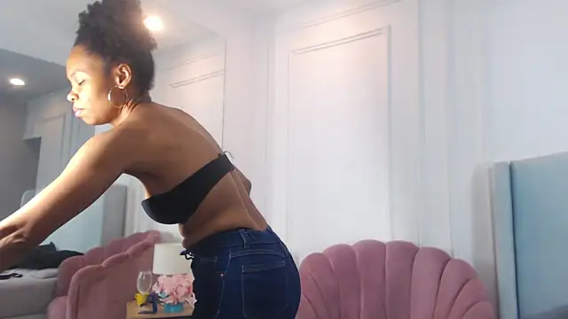 ChantalGarner online show from February 25, 2026, 1:22 pm