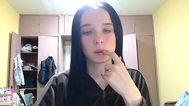 Snapshot of Emilia_Light chatting on March 8, 2026, 4:21 pm Emilia Light online show from March 8, 2026, 4:21 pm