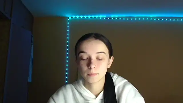 Emilia Light online show from October 22, 2025, 7:41 am